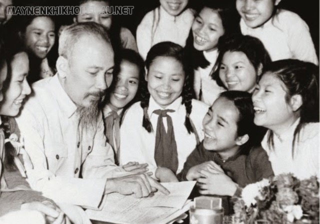 Chủ tịch Hồ Chí Minh - Tấm gương vĩ đại về lòng cao thượng