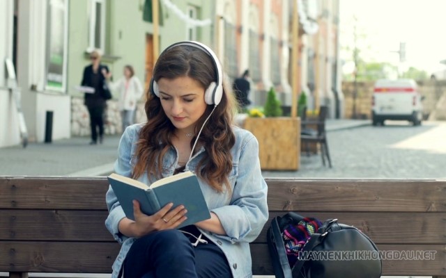 Tích cực đọc sách và nghe nhạc vui vẻ